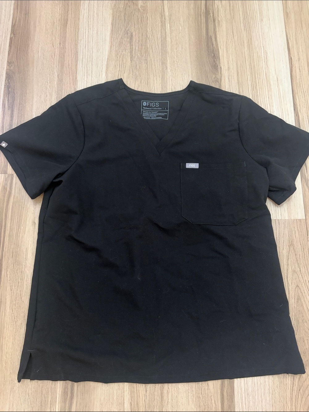 FIGS Women’s Black V-Neck Scrub Top